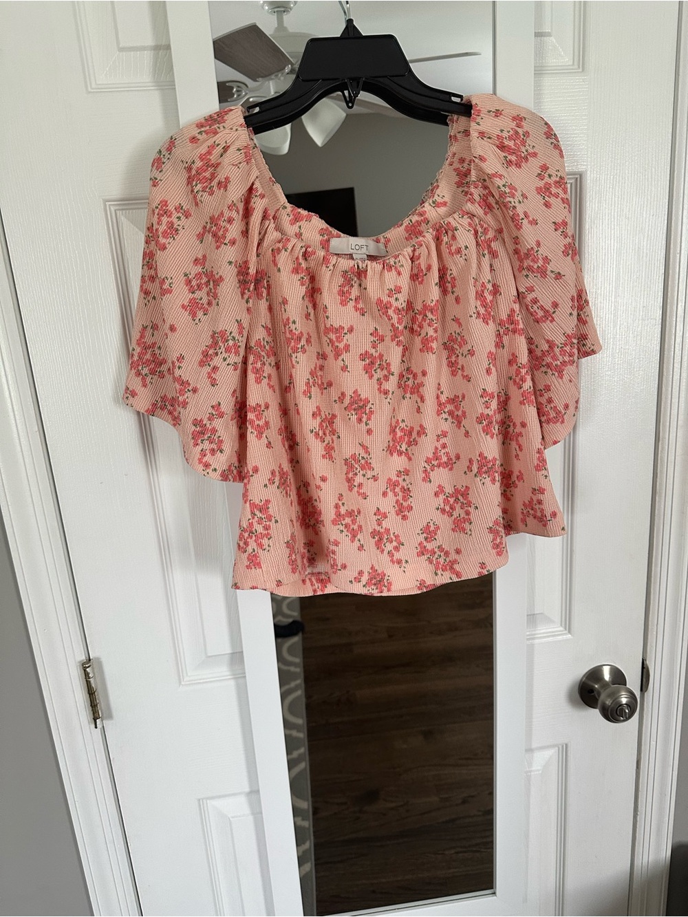 LOFT Pink Floral Puff Sleeve Blouse